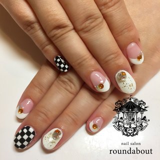#市松模様ネイル #市松模様 #ロックテイスト #ロックネイル #ロック #ブロック #ブロックチェック #ブロックネイル #フレンチ #フレンチネイル #vカットストーン #モノトーン #モノトーンネイル #冬 #オールシーズン #お正月 #ライブ #ハンド #フレンチ #千鳥柄 #ロック #和柄 #ショート #ホワイト #ブラック #モノトーン #ジェルネイル #お客様 #YUKO(nail salon roundabout) #ネイルブック