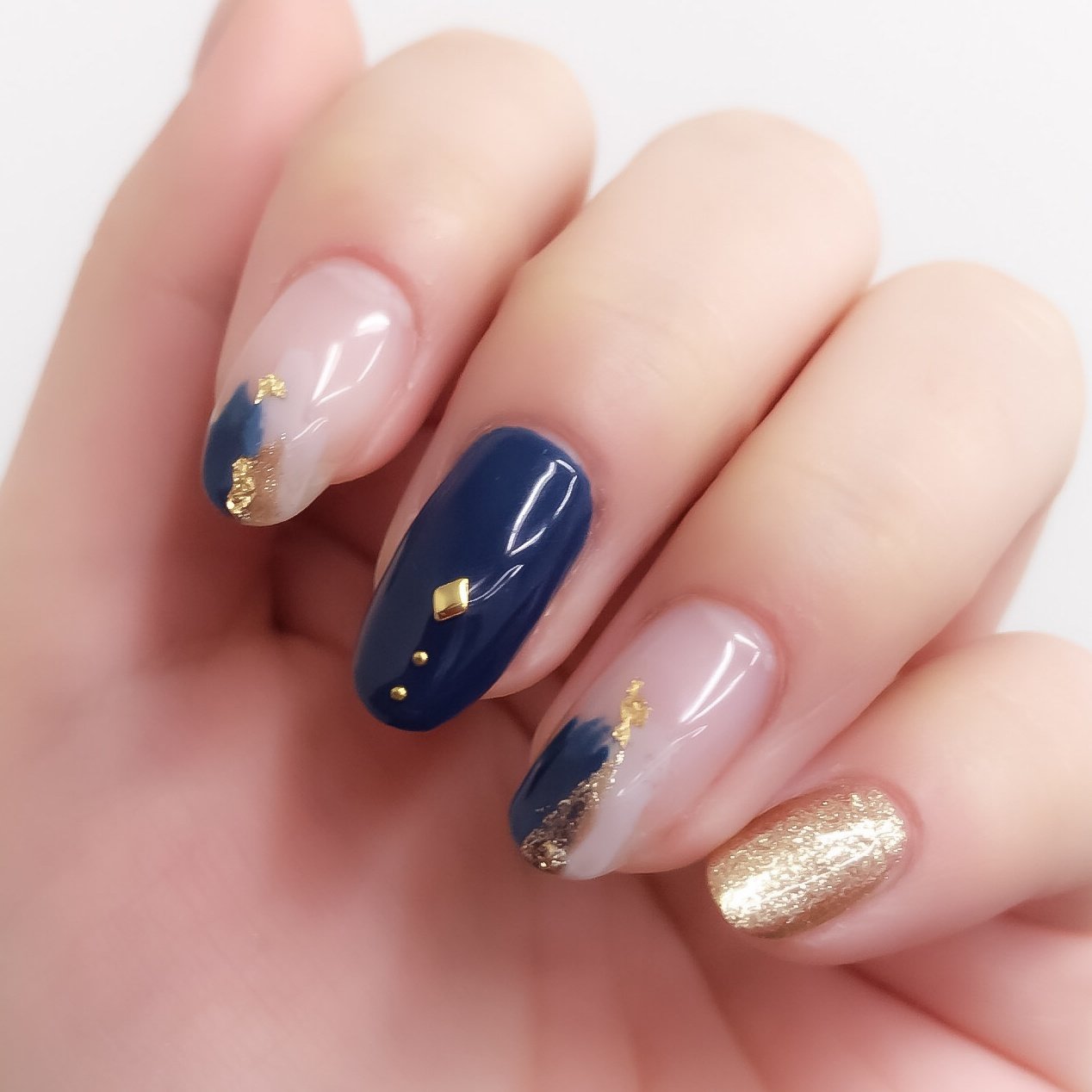 オールシーズン ハンド ラメ ミディアム ネイビー Akio Nailのネイルデザイン No ネイルブック