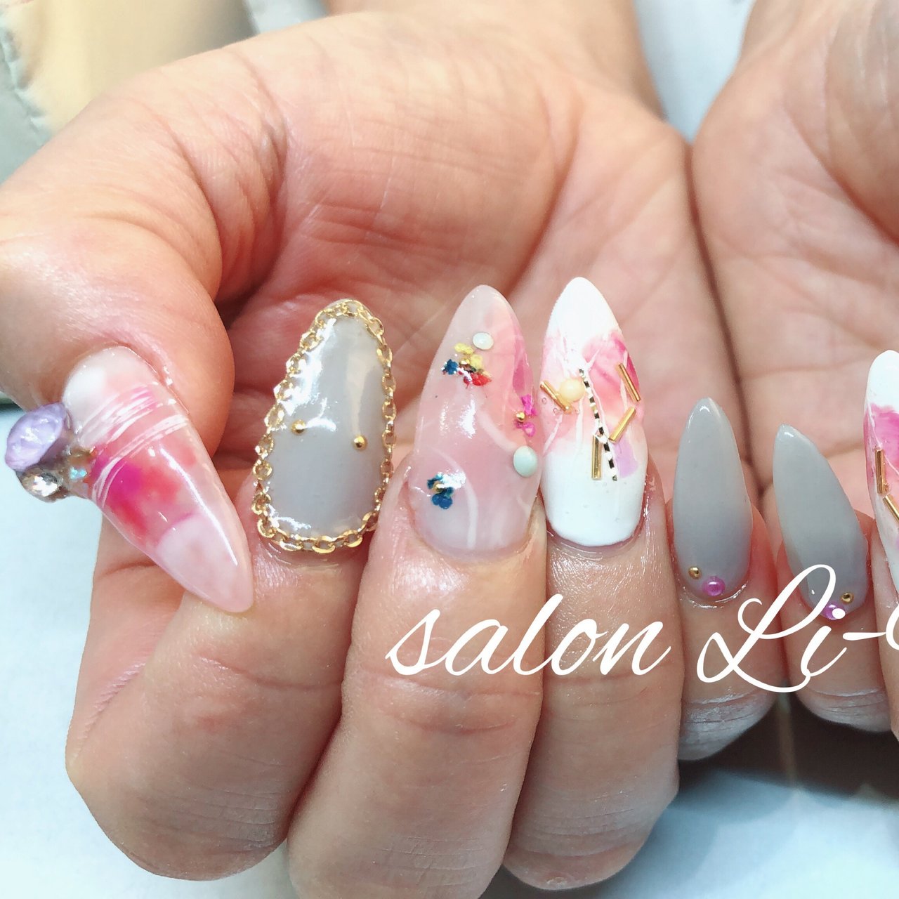 春 女子会 ハンド ビジュー ニュアンス Lifra0802のネイルデザイン No ネイルブック