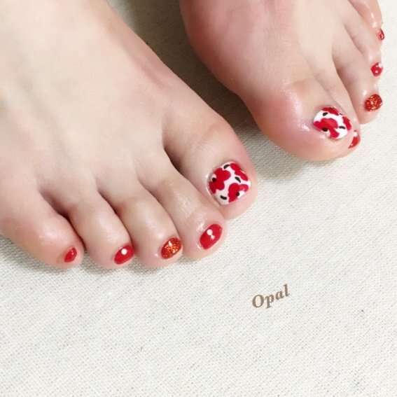 フット ラメ ワンカラー フラワー ホワイト Opal Nail Salonのネイルデザイン No ネイルブック