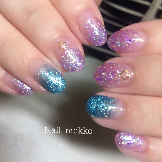 グラデーション ラメ ブルー パープル ビビッド Nail Mekkoのネイルデザイン No ネイルブック