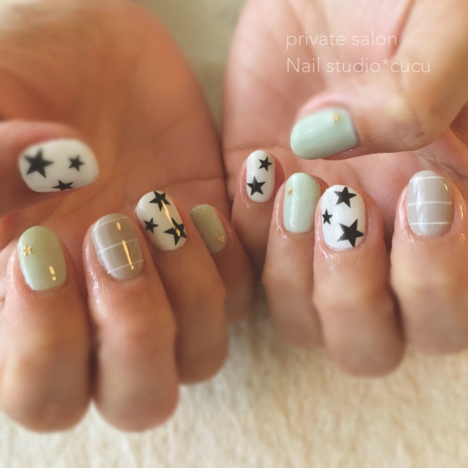 ハンド 星 ボーダー ショート スモーキー Nail Studio Cucuのネイルデザイン No ネイルブック