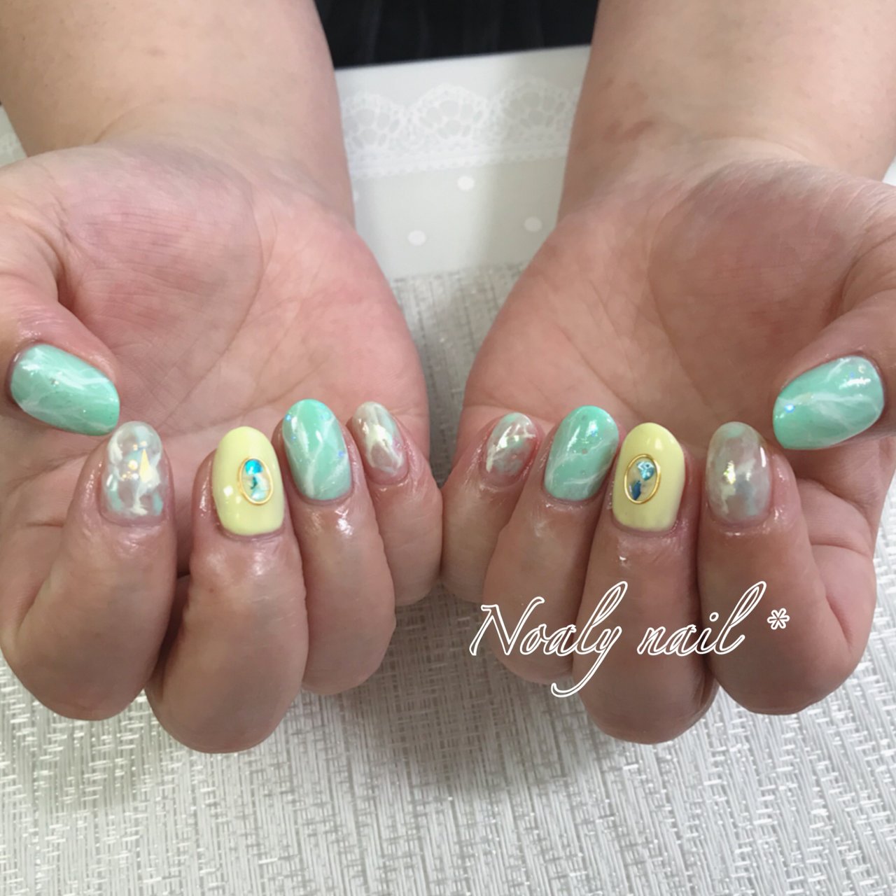 夏 旅行 リゾート ラメ 大理石 Noaly Nail のネイルデザイン No ネイルブック