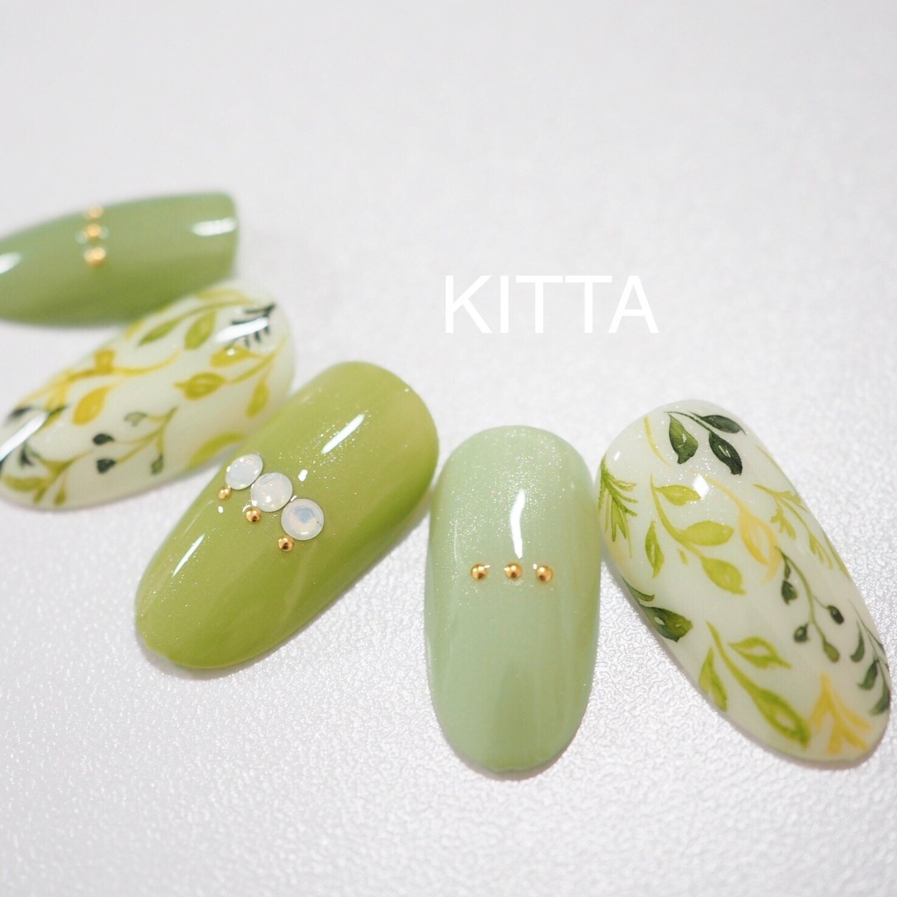 春 夏 リゾート ハンド ボタニカル 橘田あゆみ ー Kitta ーのネイルデザイン No ネイルブック