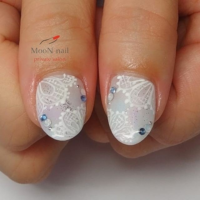 梅雨 ハンド グラデーション ワンカラー レース Moon Nailオーナーネイリストあけみ 吉川市ネイル サロン溶剤オフなし マシーンオフ 専門 なりたいを指先に いくつになっても美しく艶っぽく のネイルデザイン No ネイルブック