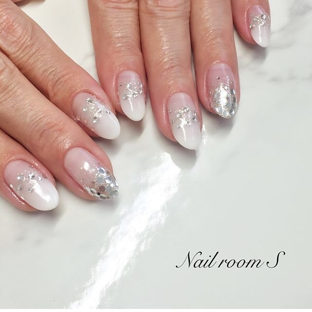 春 夏 オフィス ブライダル ハンド ｎailroom ｓ Shiho Hiratouのネイルデザイン No ネイルブック