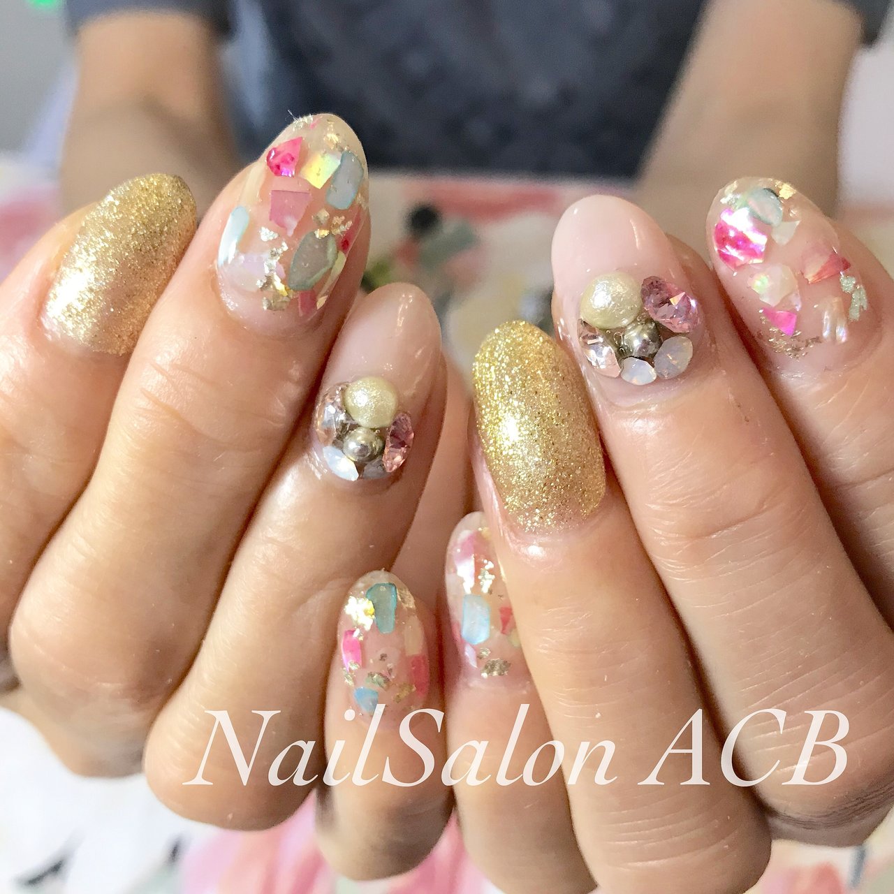 ハンド ラメ ワンカラー ビジュー シェル Nail Salon Acbのネイルデザイン No ネイルブック