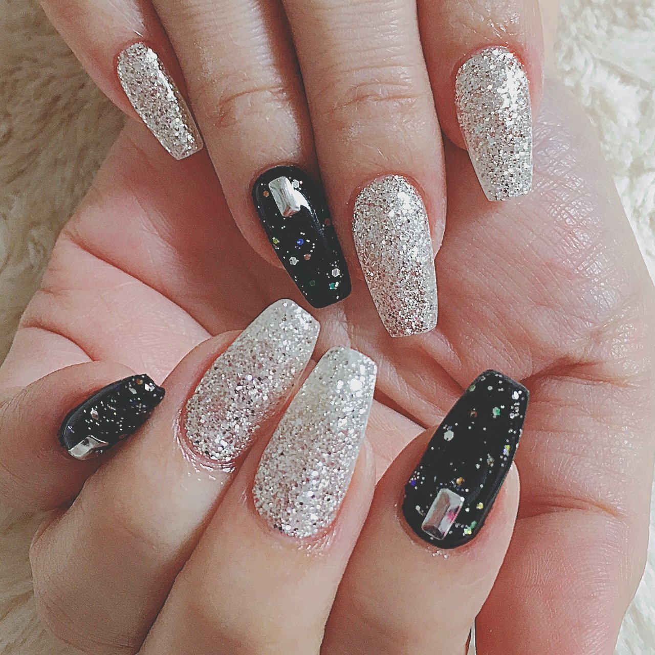 ライブ/ハンド/ラメ/ミディアム/ブラック - MOM NAILのネイル