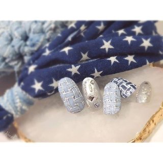 コンテスト用postです。 デニム格子模様×ツイードバッグみたいなイメージで作りました☺️最近練習で作ったタッセルつきポーチ背景にしました❣️
.
.
.
使用色
BLM09
BLM10
BLP04
GYM01
GYP01
WHA02
GYA02
.
#ルクジェル #ルクコン #ルクジェルエデュター #チェックネイル #ネイルアート #ジェルネイル #松戸 #松戸ネイルサロン #千葉 #松戸駅 #新京成線 #常磐線 #lucugel #ネイルデザイン #可愛いネイル #定額ネイル #大人可愛いネイル #きれいめネイル #リクライニングチェア #カウンセリング重視 #nailcollar #美甲 #젤네일 #네일아트 #일본 #네일스타그램 #デニムネイル #格子模様 #デニムヤーン #シルバーネイル #夏 #海 #デート #女子会 #ハンド #チェック #チェーン #デニム #マット #ブルー #シルバー #ネイルチップ #AkikoTomioka #ネイルブック