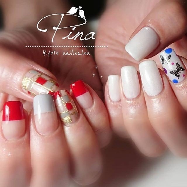 オールシーズン ハンド ミディアム ホワイト レッド Pina Nailのネイルデザイン No ネイルブック