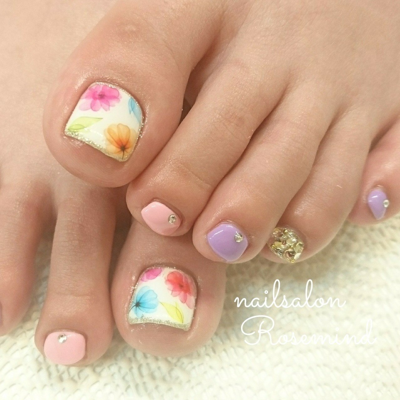 春 夏 フット ラメ ビジュー Nail Rosemindのネイルデザイン No ネイルブック