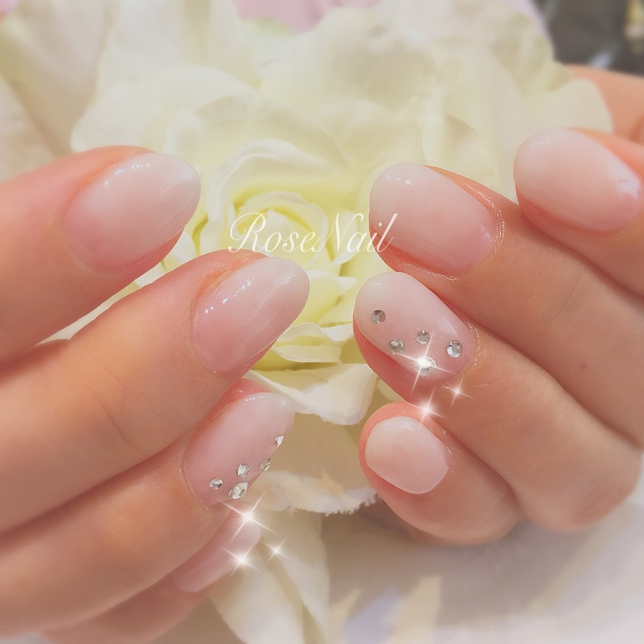 夏 冬 オールシーズン ブライダル ハンド Rosenailのネイルデザイン No ネイルブック