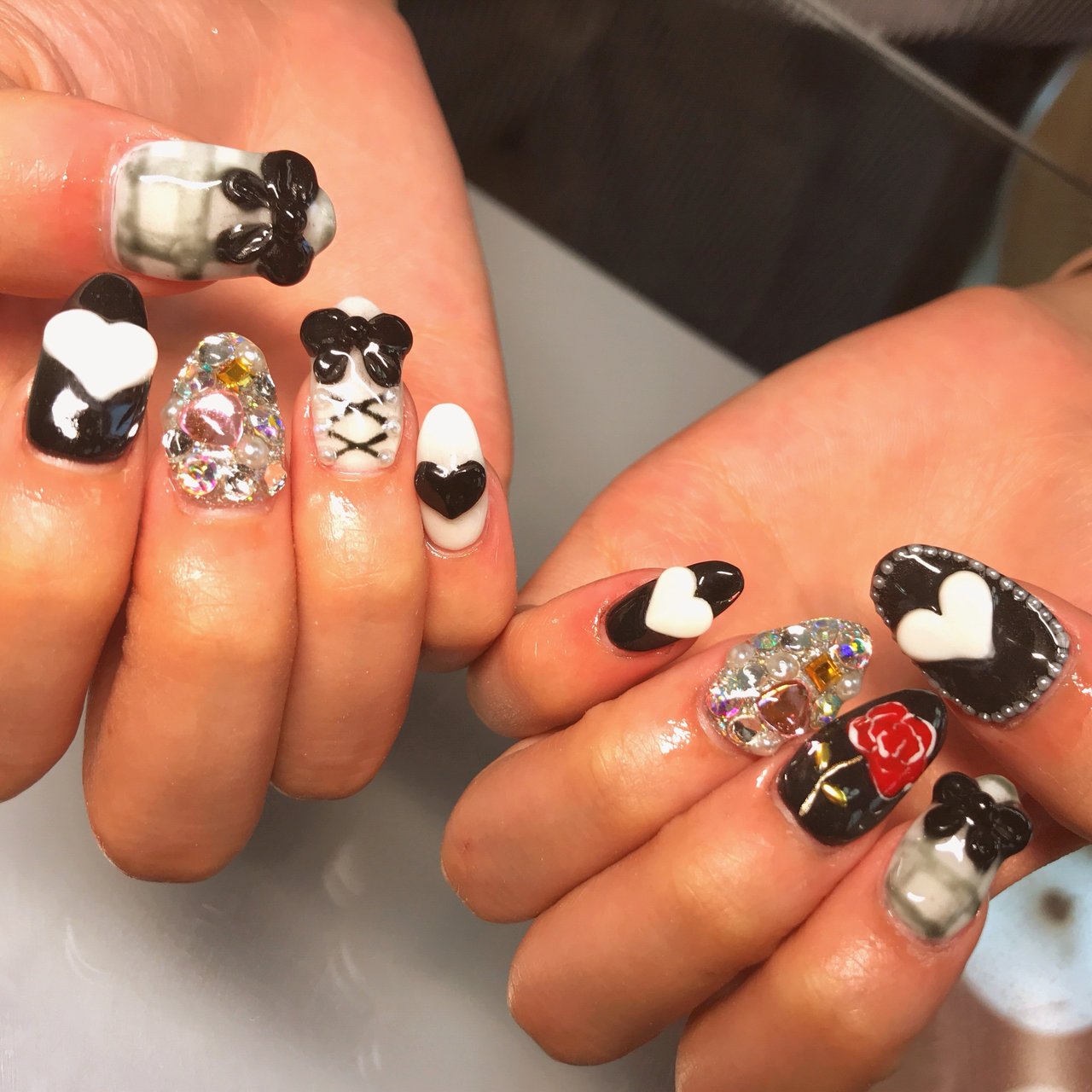 オールシーズン ハンド ワンカラー ビジュー ハート Luna Nail Aiko のネイルデザイン No ネイルブック