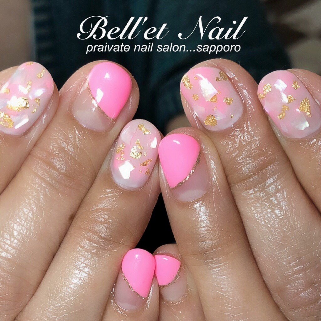 夏 フレンチ シェル ピンク ネオンカラー Bell Et Nail ネイリスト佐藤綾子のネイルデザイン No ネイルブック