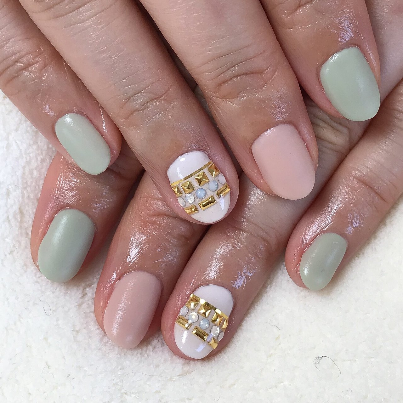 春 夏 ハンド ショート ホワイト Ooak Nail Studioのネイルデザイン No ネイルブック