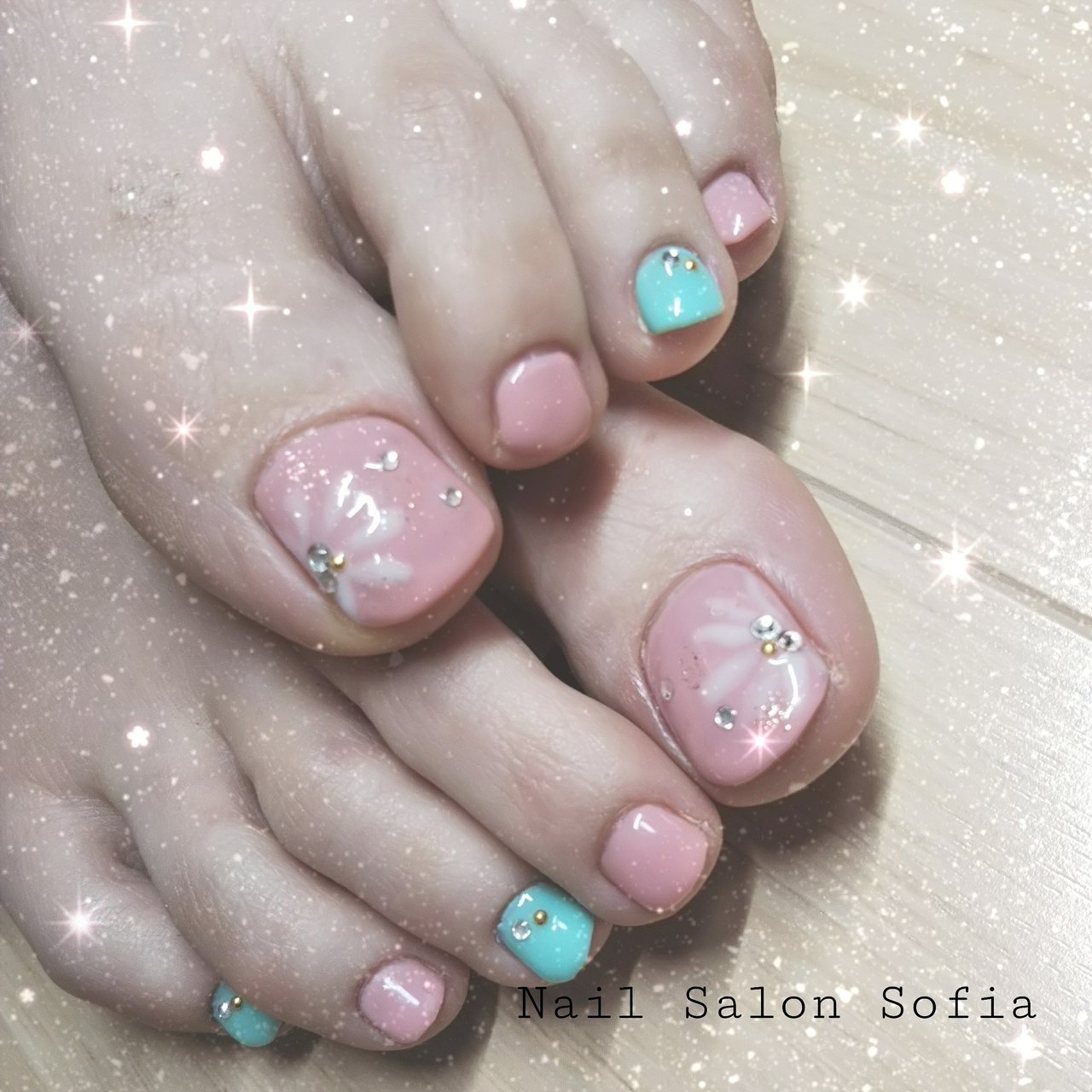 夏 フット フラワー ミディアム ピンク Private Nail Salon Sofiaのネイルデザイン No ネイルブック