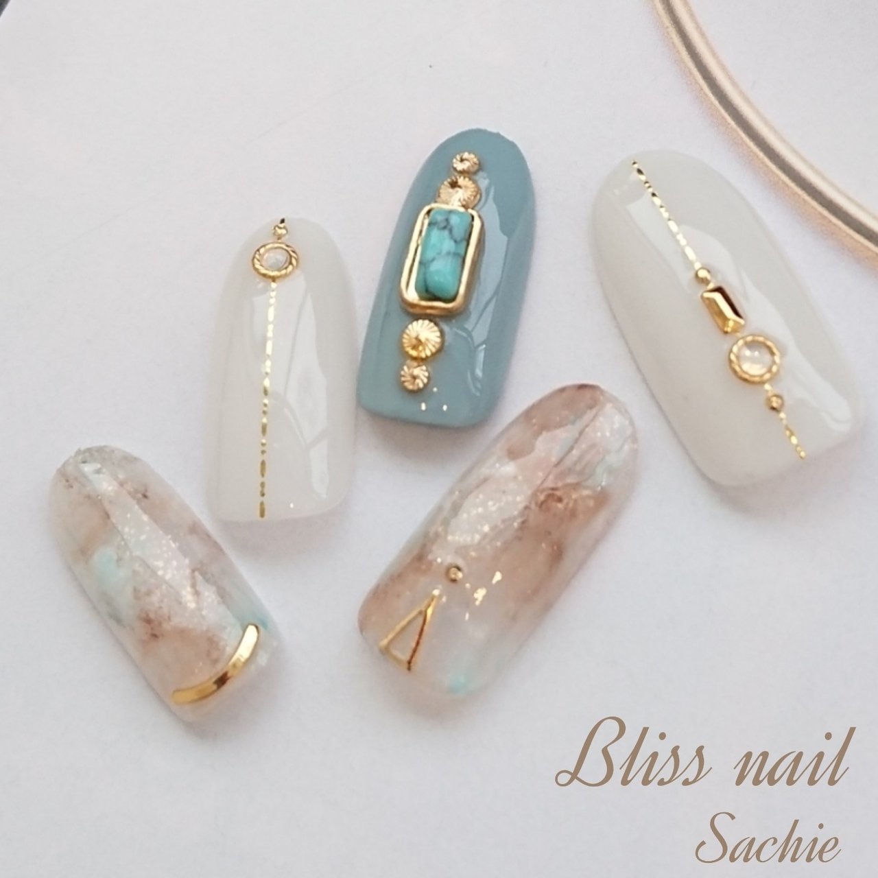 春 夏 ハンド ビジュー タイダイ Bliss Sachiのネイルデザイン No ネイルブック