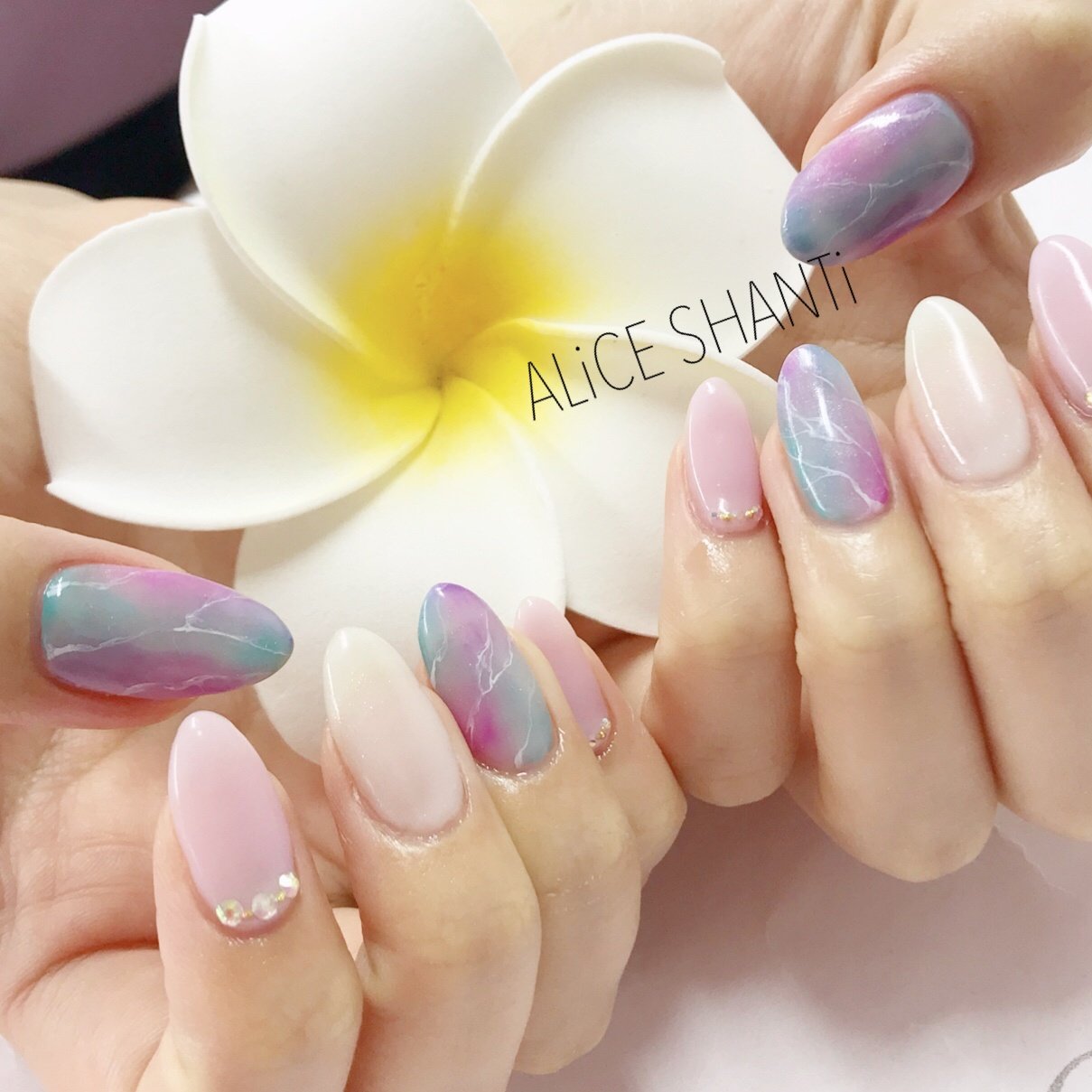 夏 海 ハンド タイダイ 大理石 Saya Nailのネイルデザイン No ネイルブック