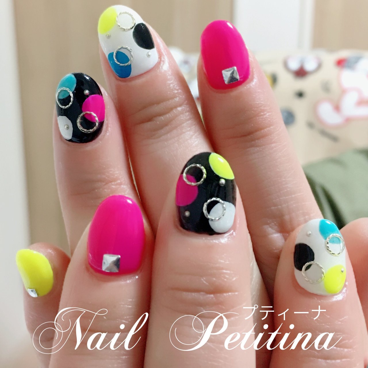 夏 ハンド ドット ミディアム カラフル Nail Petitina プティーナ のネイルデザイン No ネイルブック