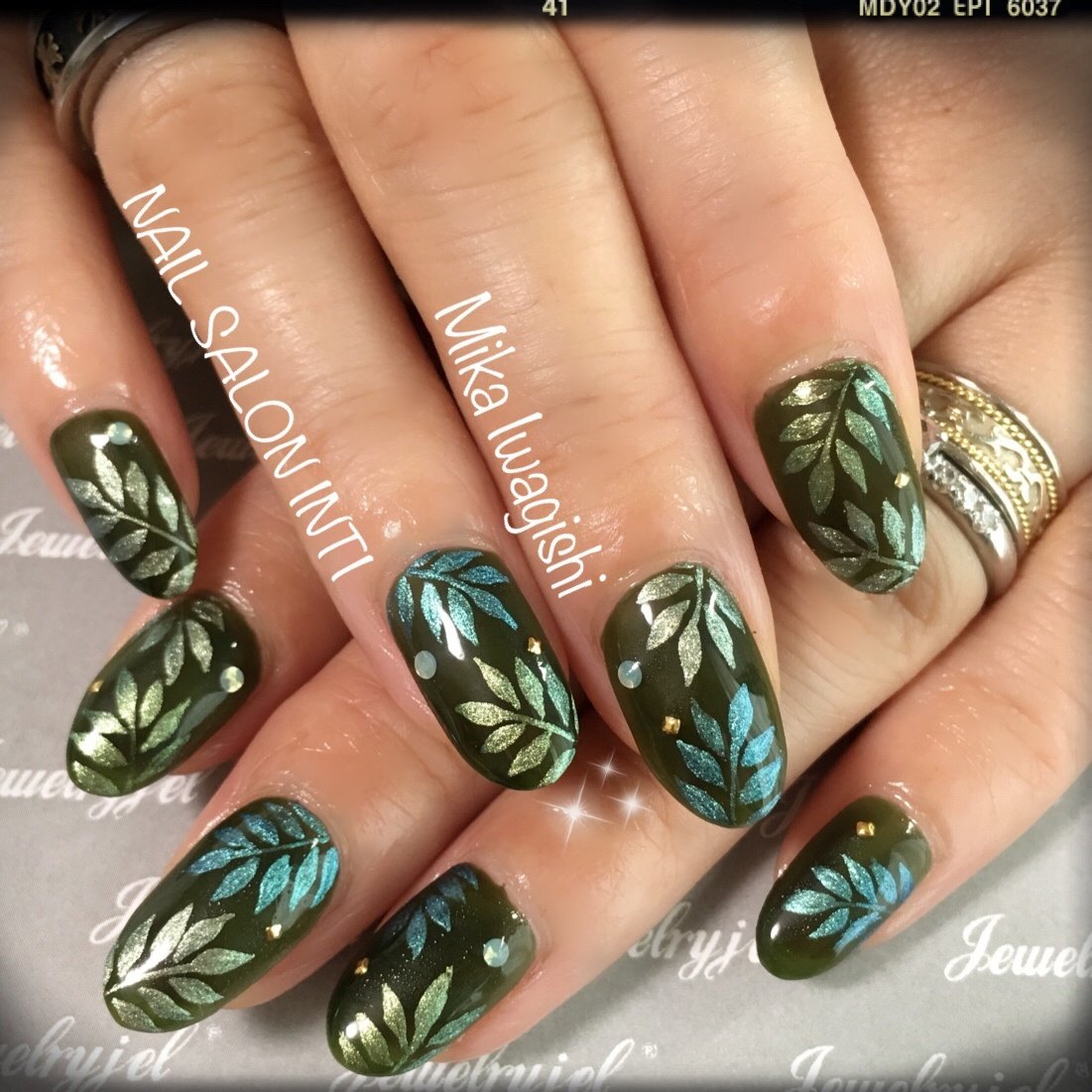 夏 旅行 海 リゾート ハンド Nailsalon Inti 岩岸美華 のネイルデザイン No ネイルブック