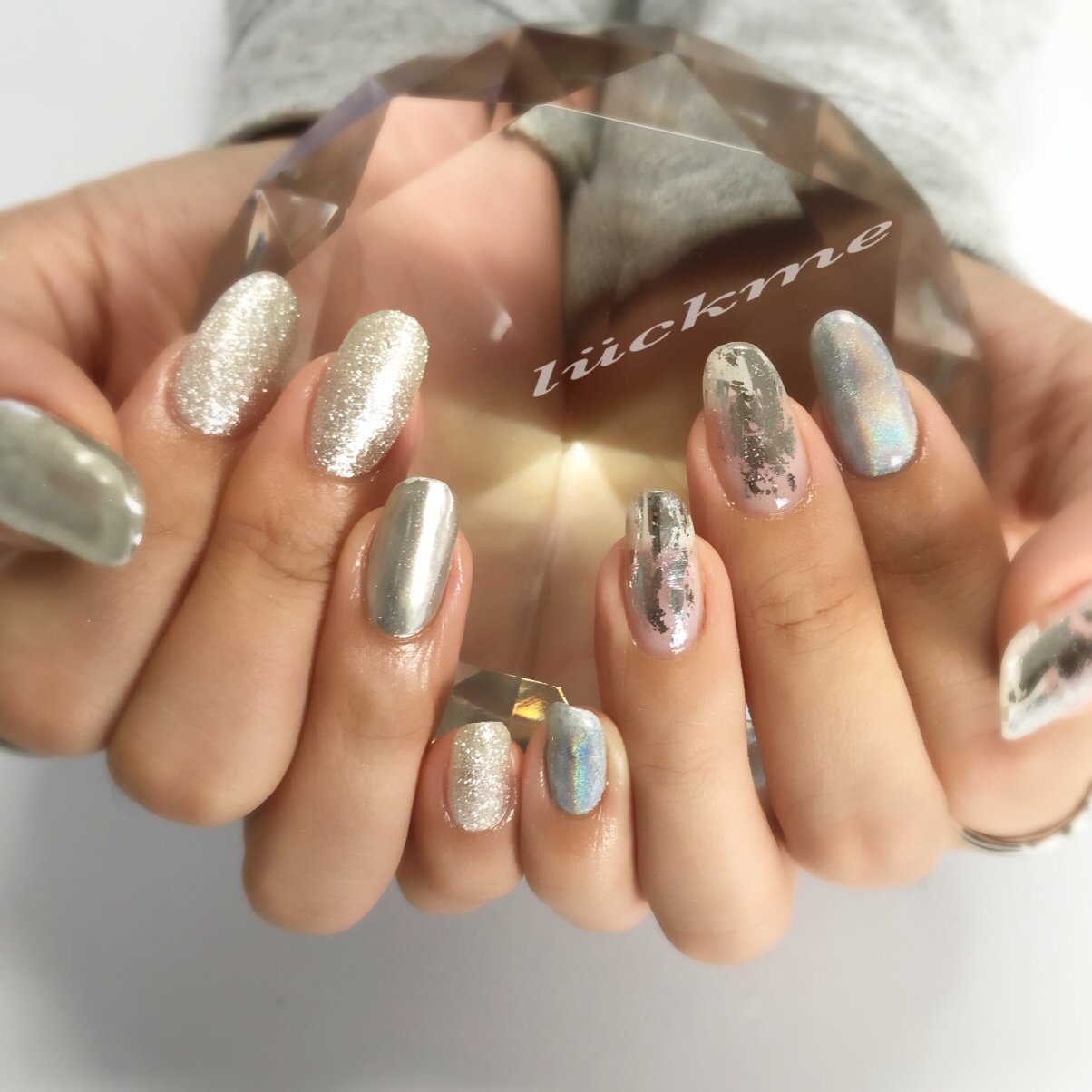 ハンド シンプル ホイル ユニコーン ミラー Nail Luckmeのネイルデザイン No 3191671 ネイルブック