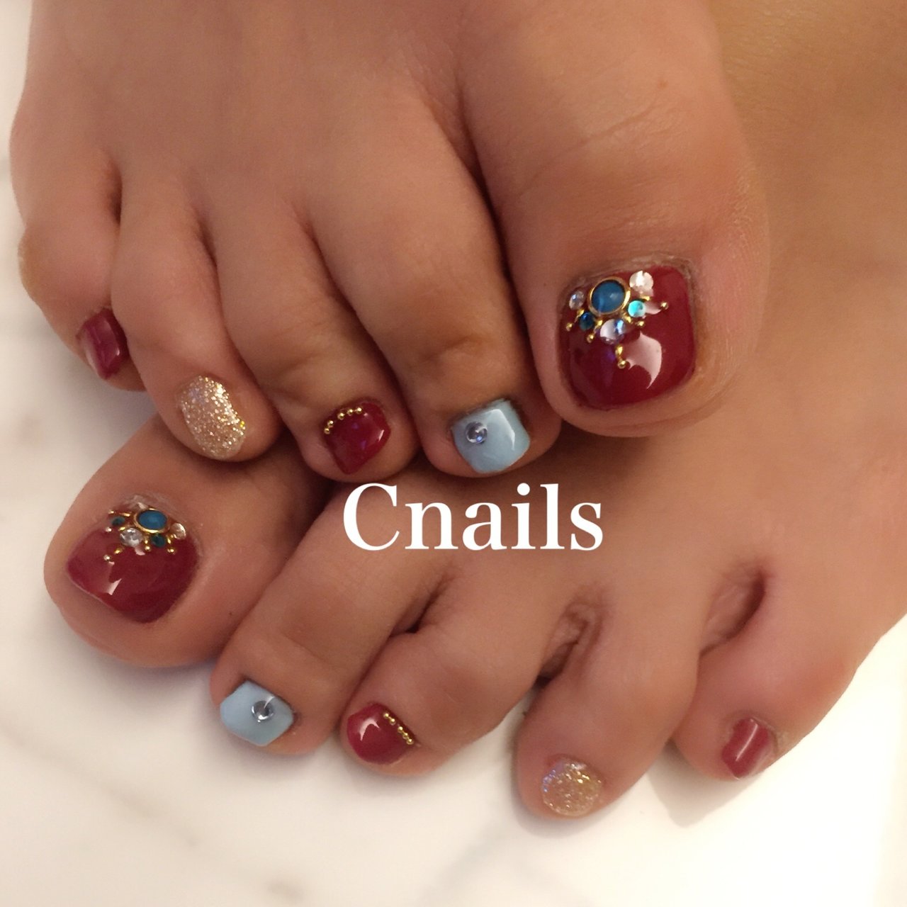 夏 フット ビジュー ミディアム レッド Cnailsのネイルデザイン No ネイルブック