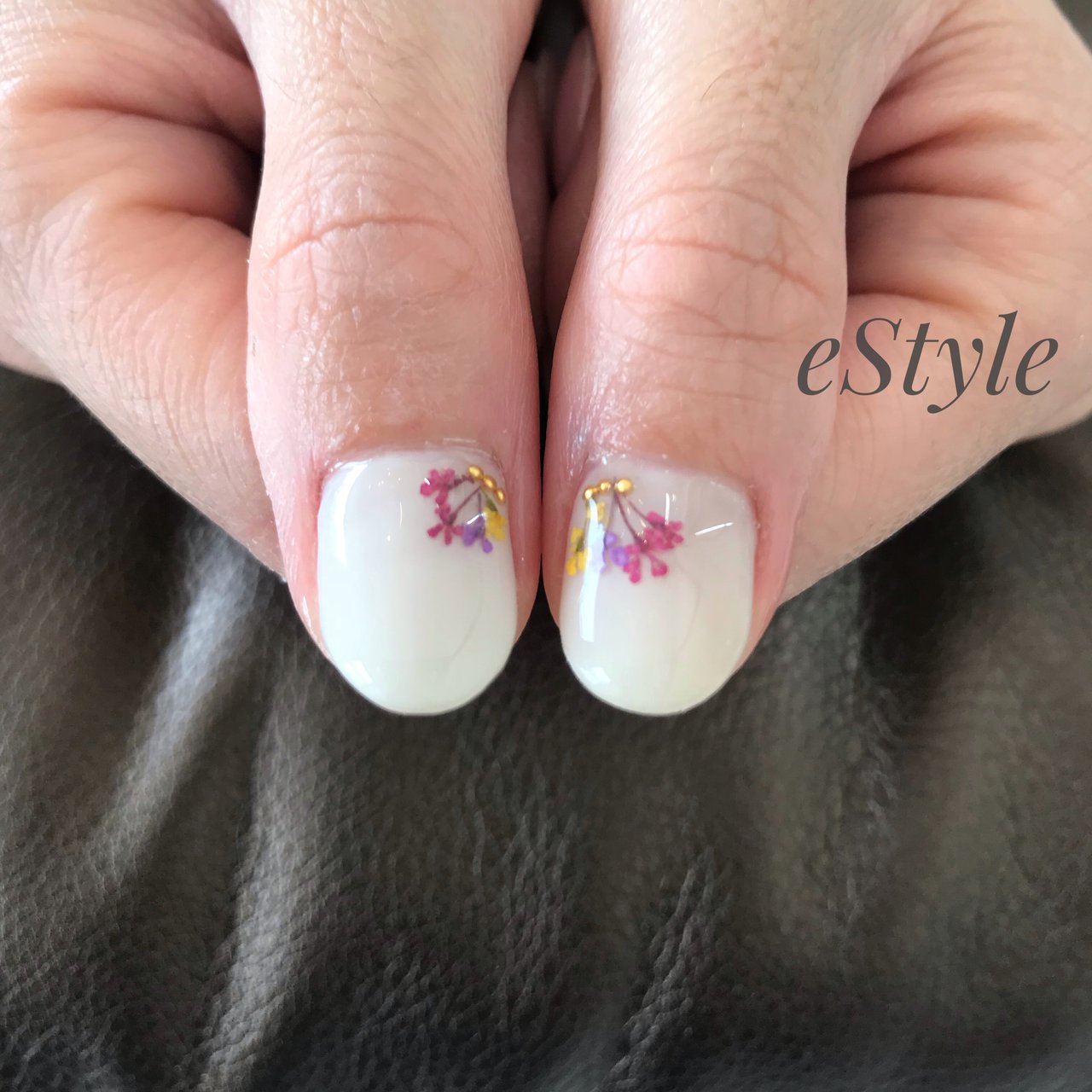 ハンド シンプル 押し花 ホワイト クリア Estyleのネイルデザイン No ネイルブック