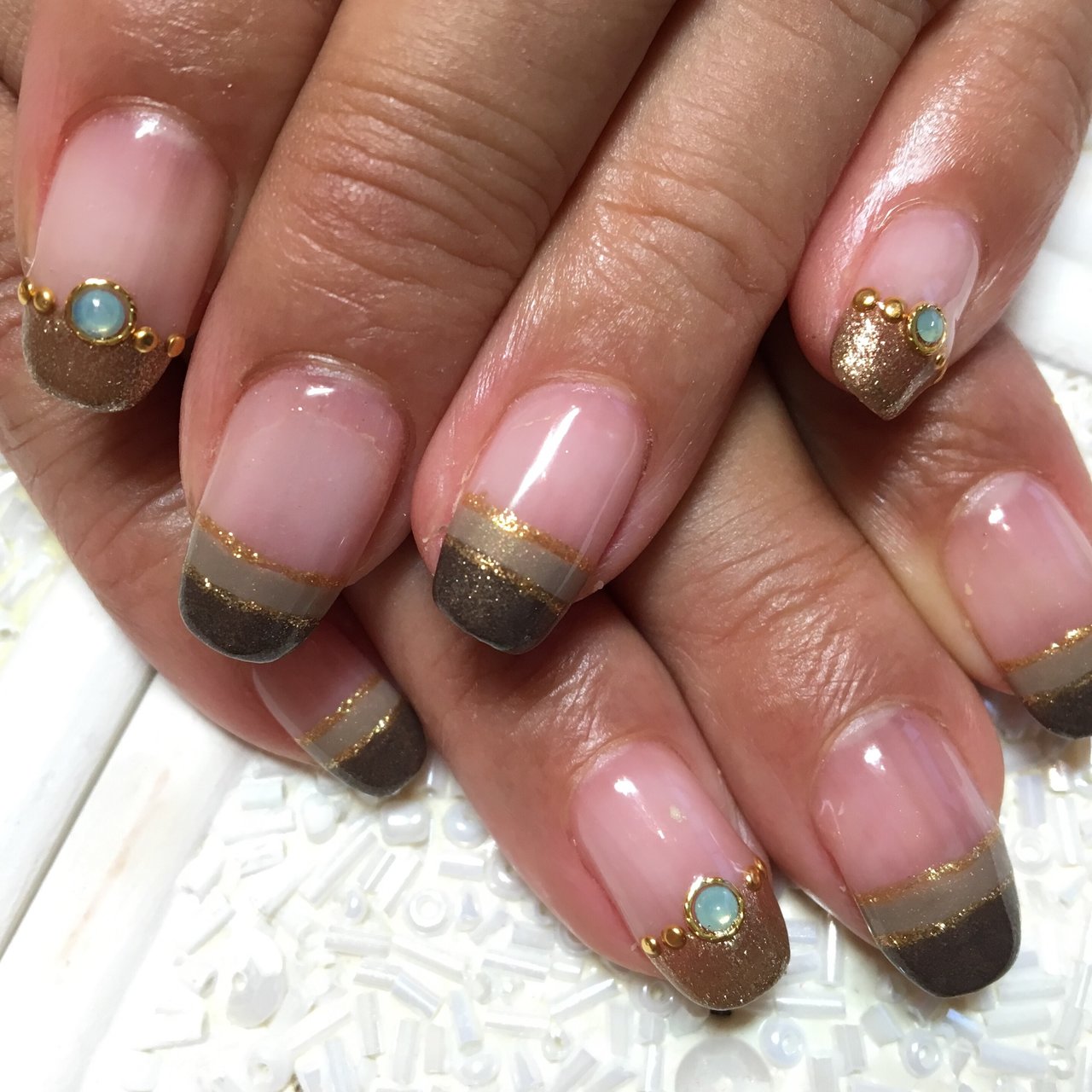 ハンド フレンチ ブラウン グレージュ ゴールド Nailsalonk のネイルデザイン No ネイルブック