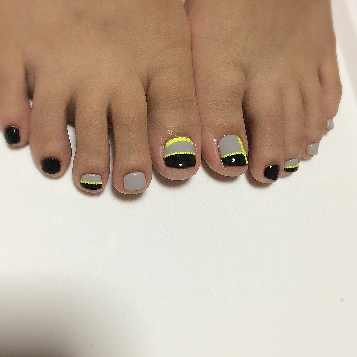 夏 フット シンプル バイカラー ショート 中山美香のネイルデザイン No ネイルブック