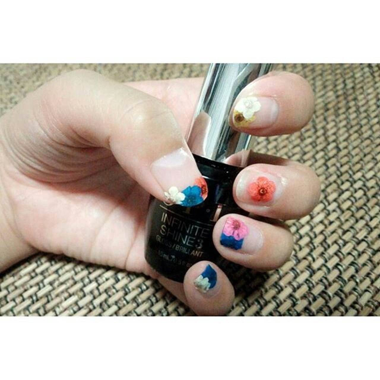 夏 ハンド フレンチ フラワー ミディアム Yukimi Ibeのネイルデザイン No ネイルブック