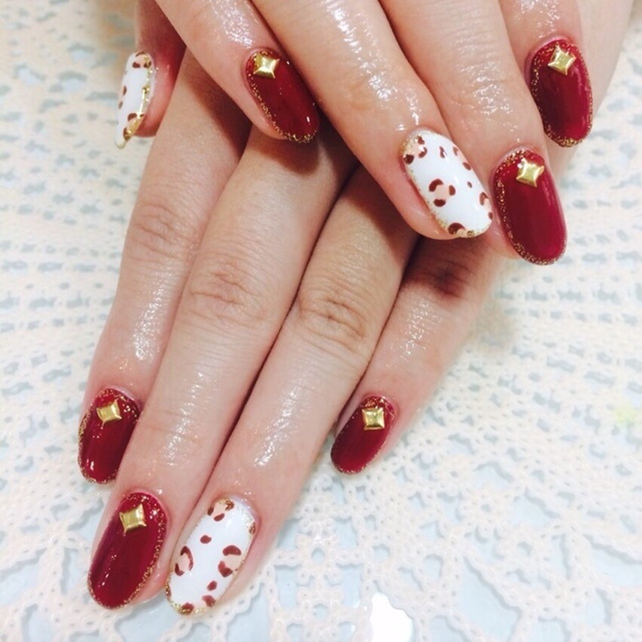 ハンド ワンカラー アニマル柄 ホワイト ボルドー 青ちゃのネイルデザイン No ネイルブック