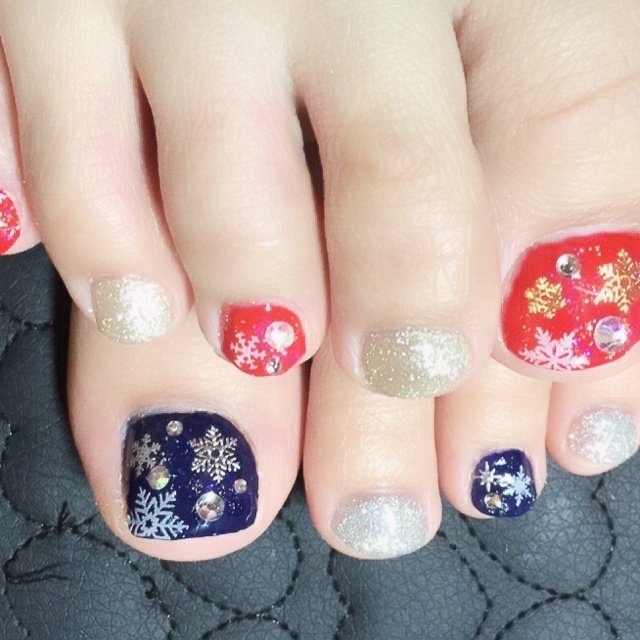 冬 クリスマス フット ラメ 雪の結晶 あおいネイルのネイルデザイン No ネイルブック