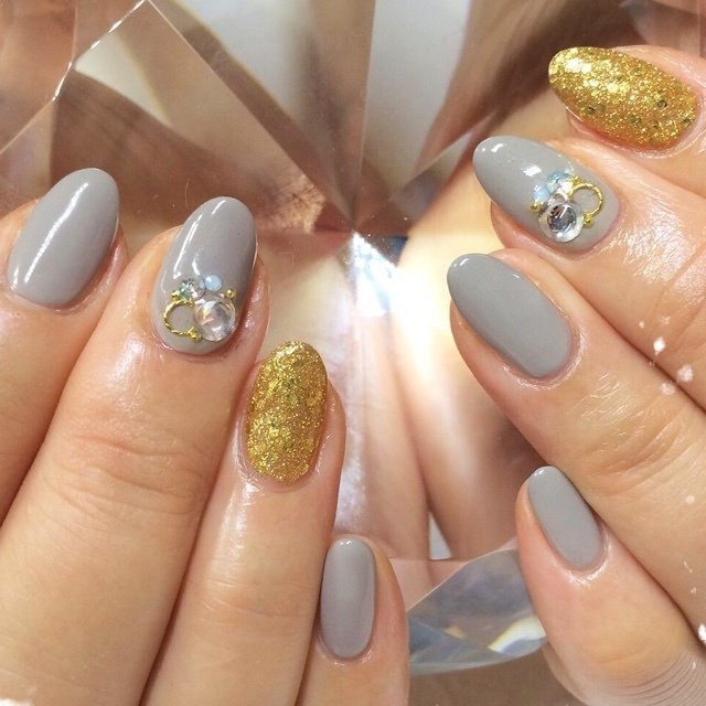 ハンド ワンカラー グレー ゴールド ジェル Chouchouのネイルデザイン No ネイルブック