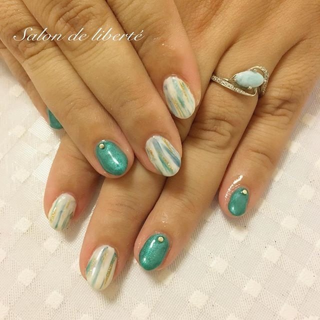 シンプル ワンカラー ビジュー エスニック ニュアンス 旭市ネイルサロン リベルテ Salon De Liberte アイラッシュ匝瑳市 ネイルサロンのネイルデザイン No ネイルブック