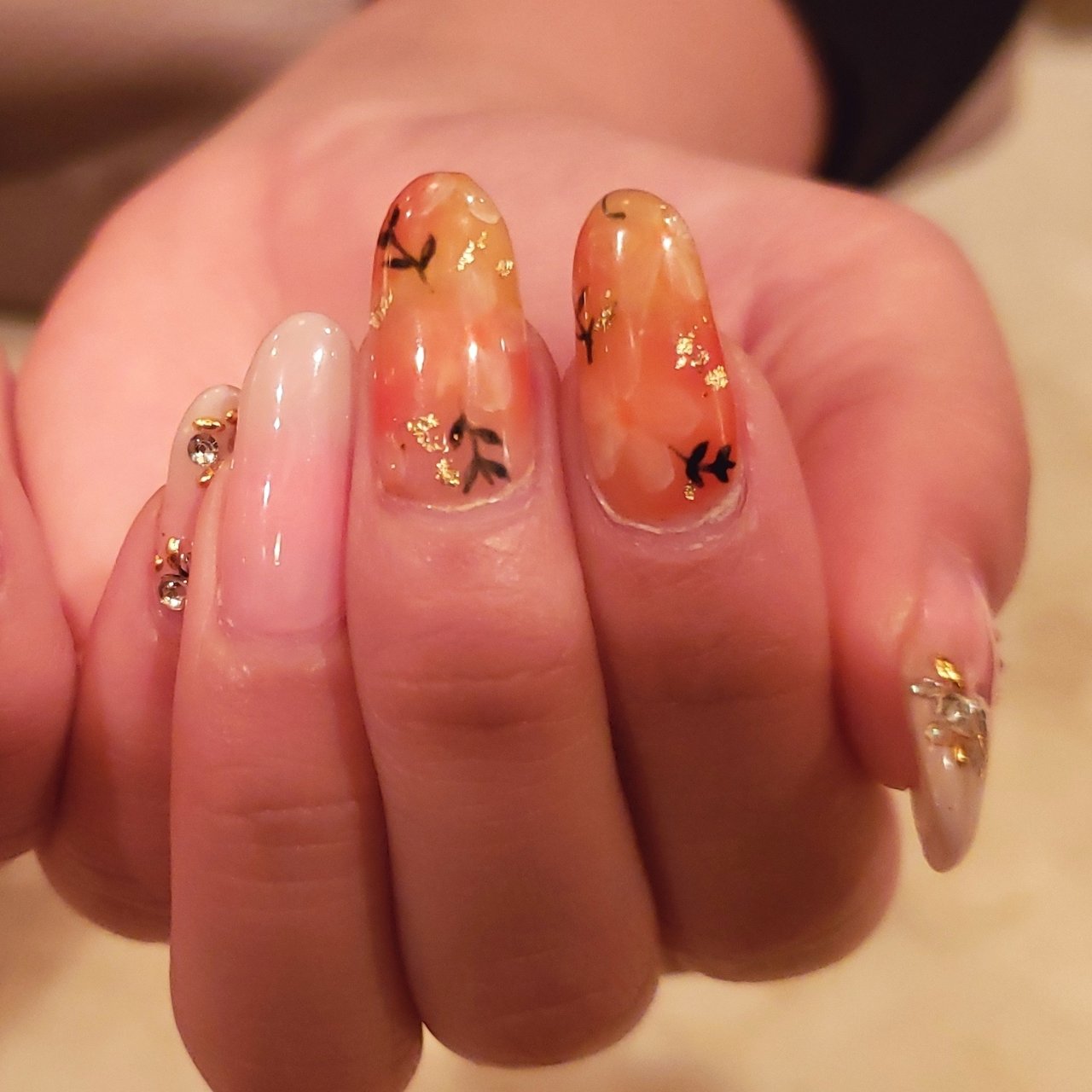 春 女子会 ハンド グラデーション フラワー まゆのネイルデザイン No 329 ネイルブック