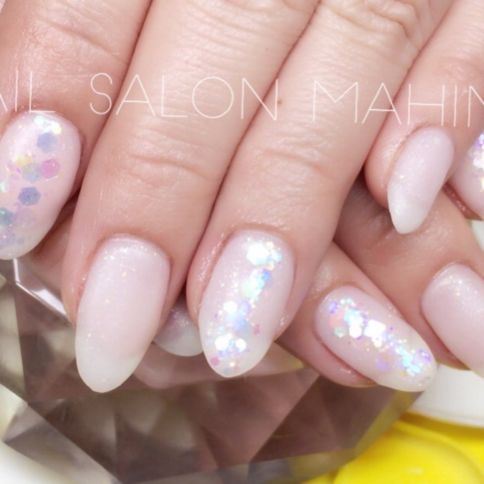 冬 お正月 クリスマス ホログラム ワンカラー Nailsalonmahinaのネイルデザイン No ネイルブック