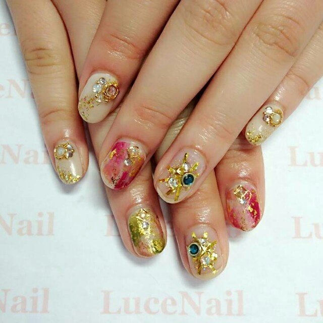 お正月 成人式 ハンド ビジュー ホイル Luce Nail のネイルデザイン No ネイルブック