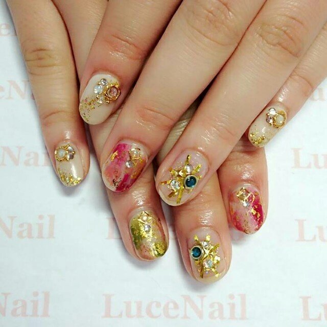 お正月 成人式 ハンド ビジュー ホイル Luce Nail のネイルデザイン No ネイルブック