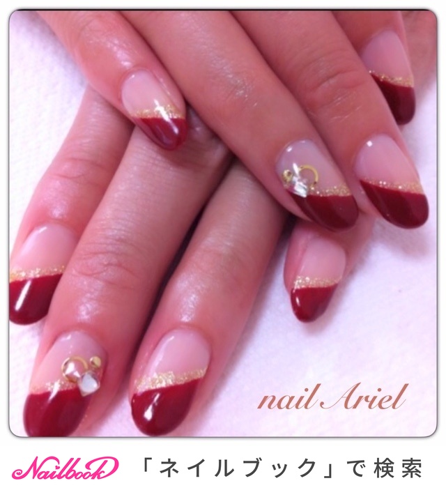 秋 冬 ハンド 変形フレンチ ラメ ネイルサロン アリエルのネイルデザイン No ネイルブック