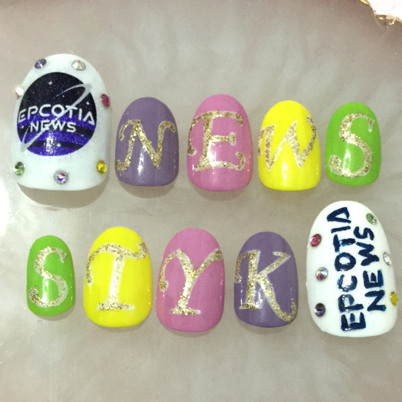 オールシーズン ライブ ハンド ラメ ミディアム Nailsalonroseのネイルデザイン No 3211480 ネイルブック