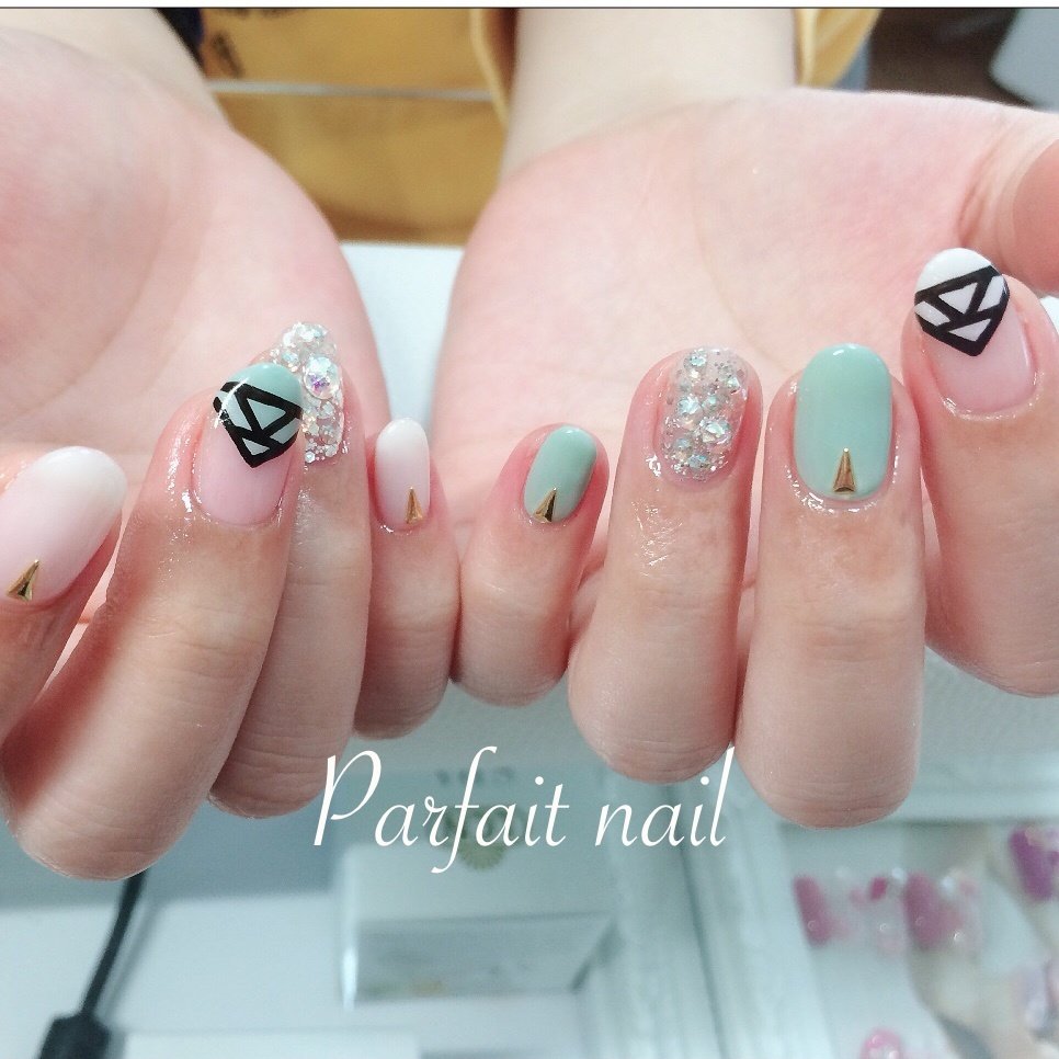 旅行 ライブ 女子会 ハンド ラメ 八戸市parfaitnailのネイルデザイン