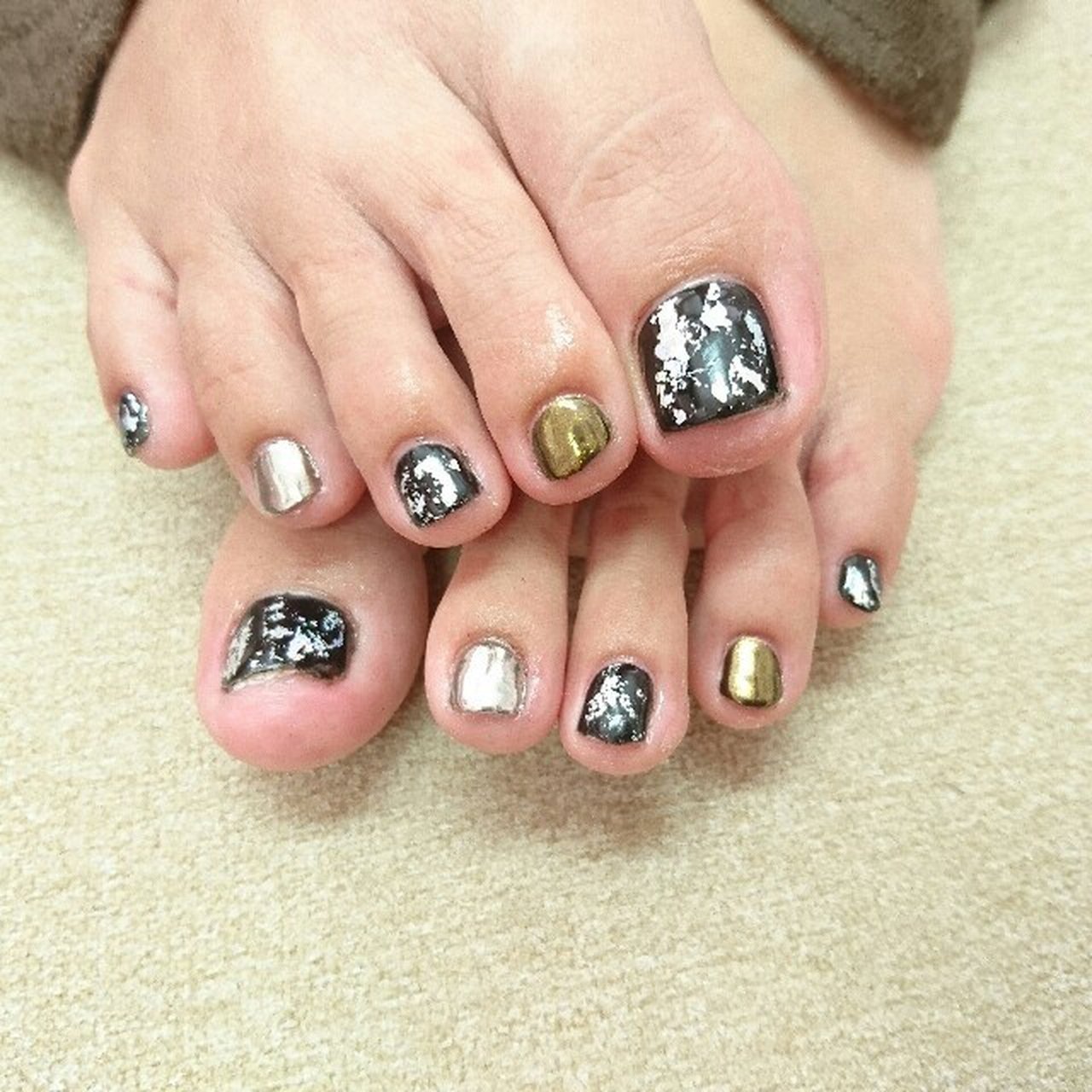 夏 秋 冬 フット ホイル M I O N Nailのネイルデザイン No ネイルブック