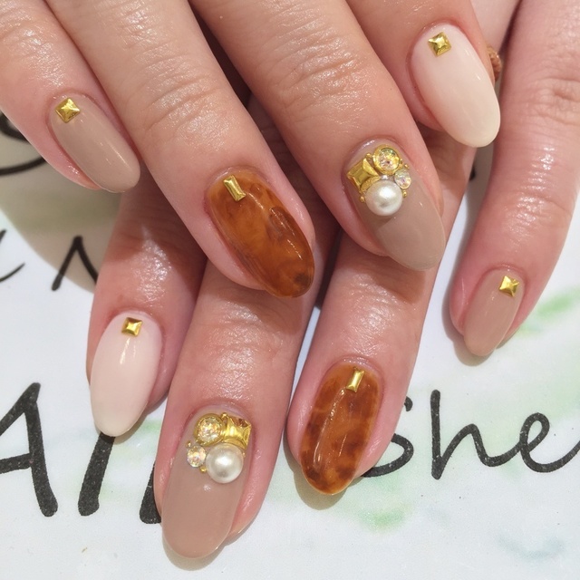 Shell Nail シェルネイル 横浜のネイルサロン ネイルブック