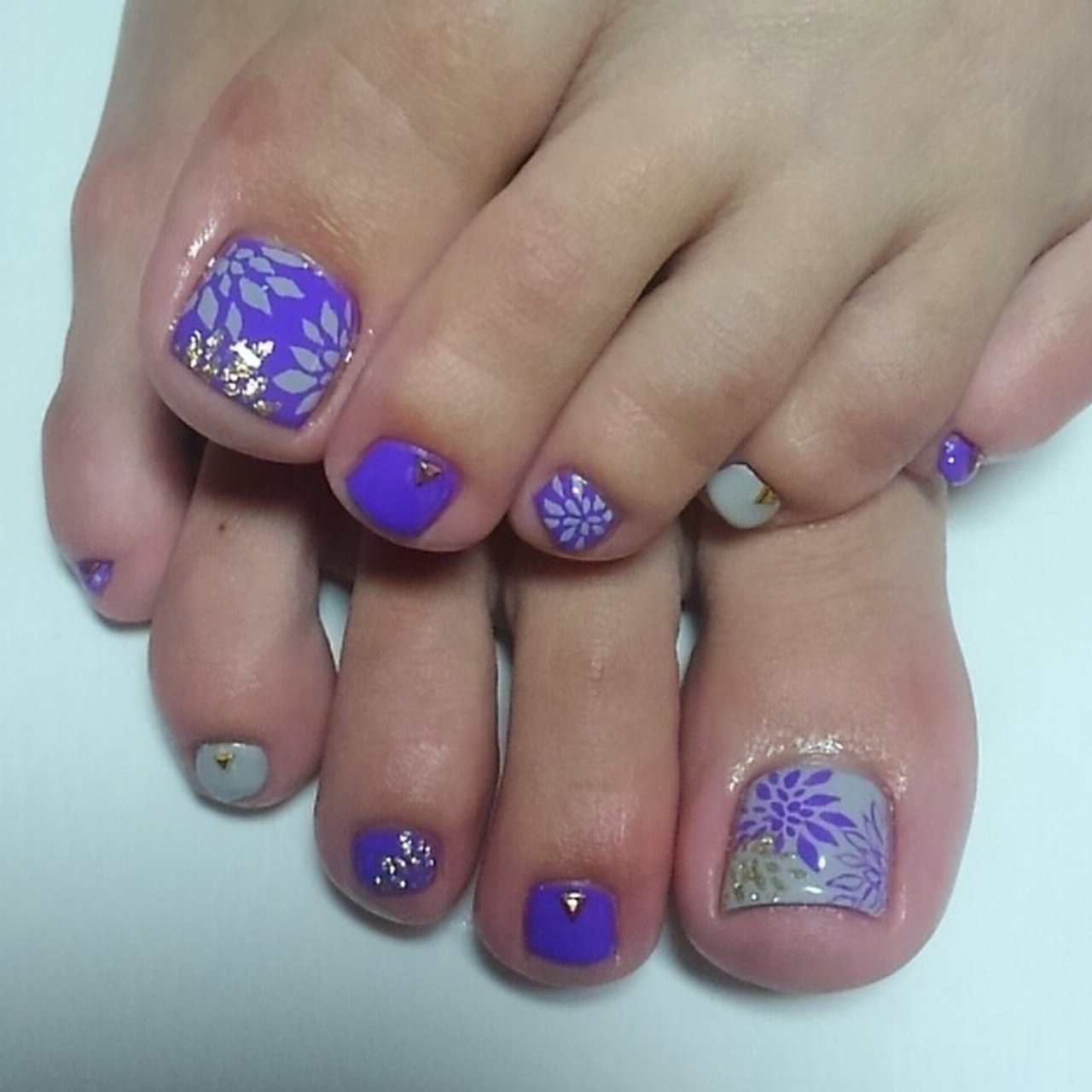 フット ワンカラー フラワー パープル グレー ネイリストようこのネイルデザイン No ネイルブック