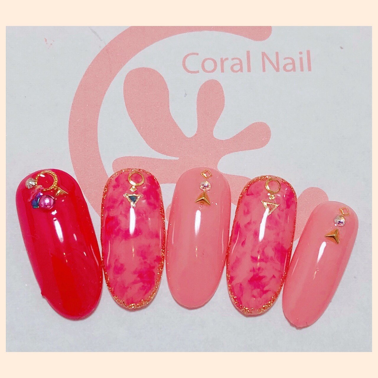 タイダイ ピンク レッド ゴールド ジェル Coral Nailのネイルデザイン No ネイルブック