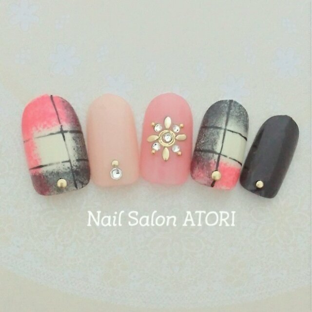 秋 冬 オフィス デート ハンド 福田えみ 池袋宇都宮atori Nailのネイルデザイン No ネイルブック