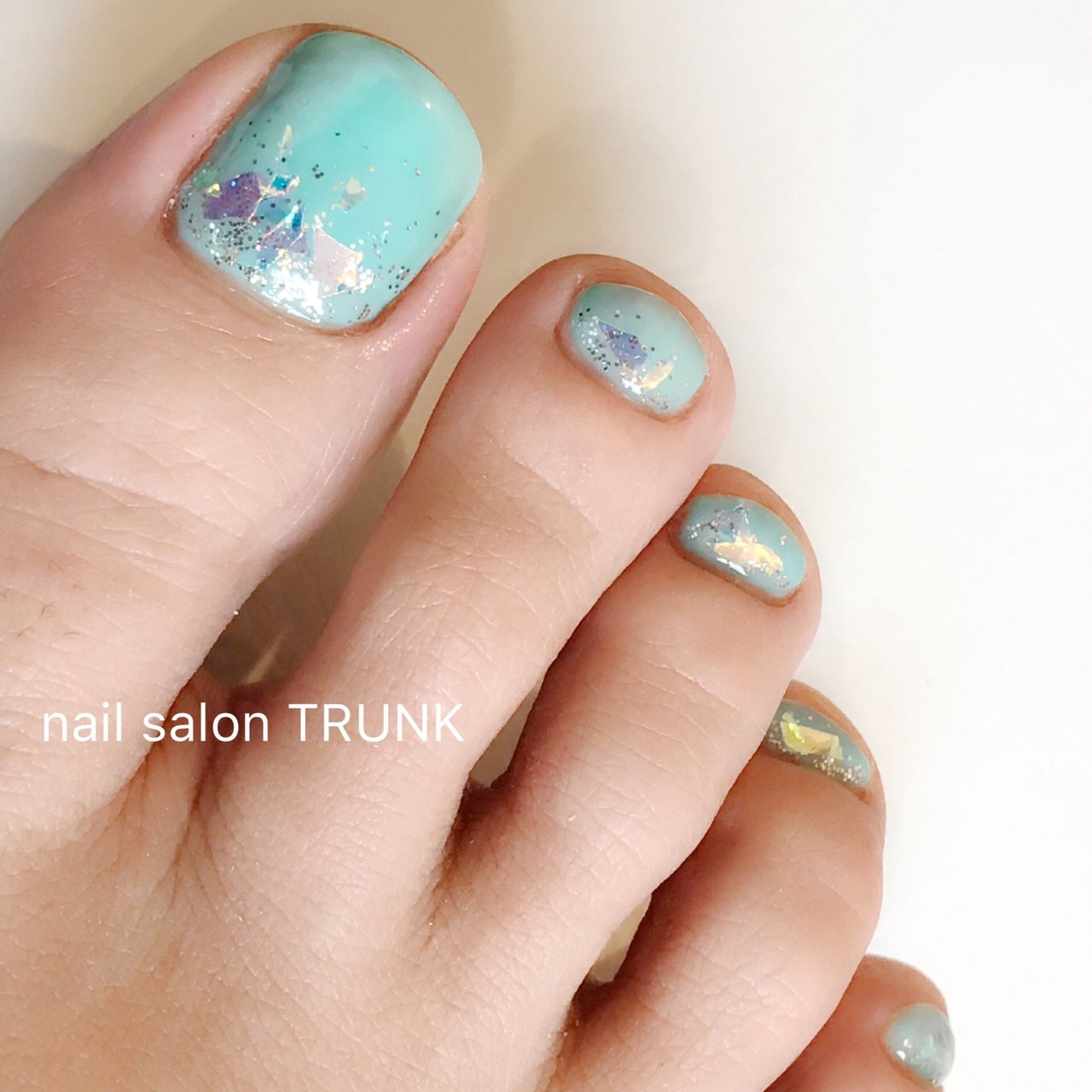夏 フット ラメ オーロラ ターコイズ Nail Trunkのネイルデザイン No ネイルブック