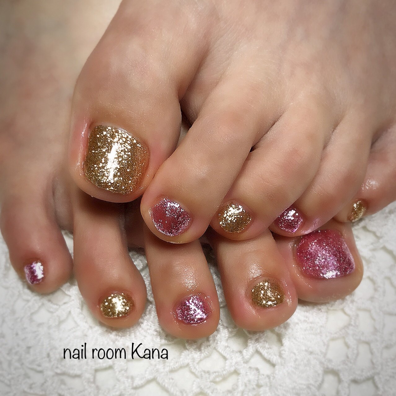 夏 フット ラメ ピンク ゴールド Nail Room Kanaのネイルデザイン No ネイルブック