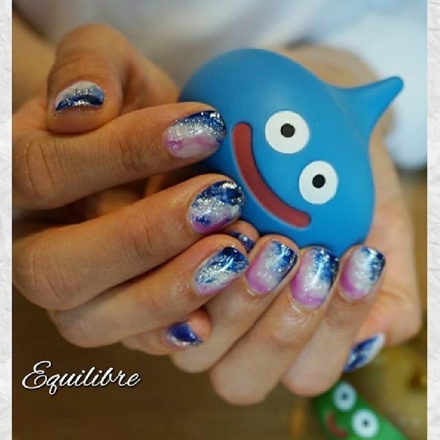 夏 ハンド ニュアンス ピンク ネイビー Equilibreエキリーブルのネイルデザイン No ネイルブック