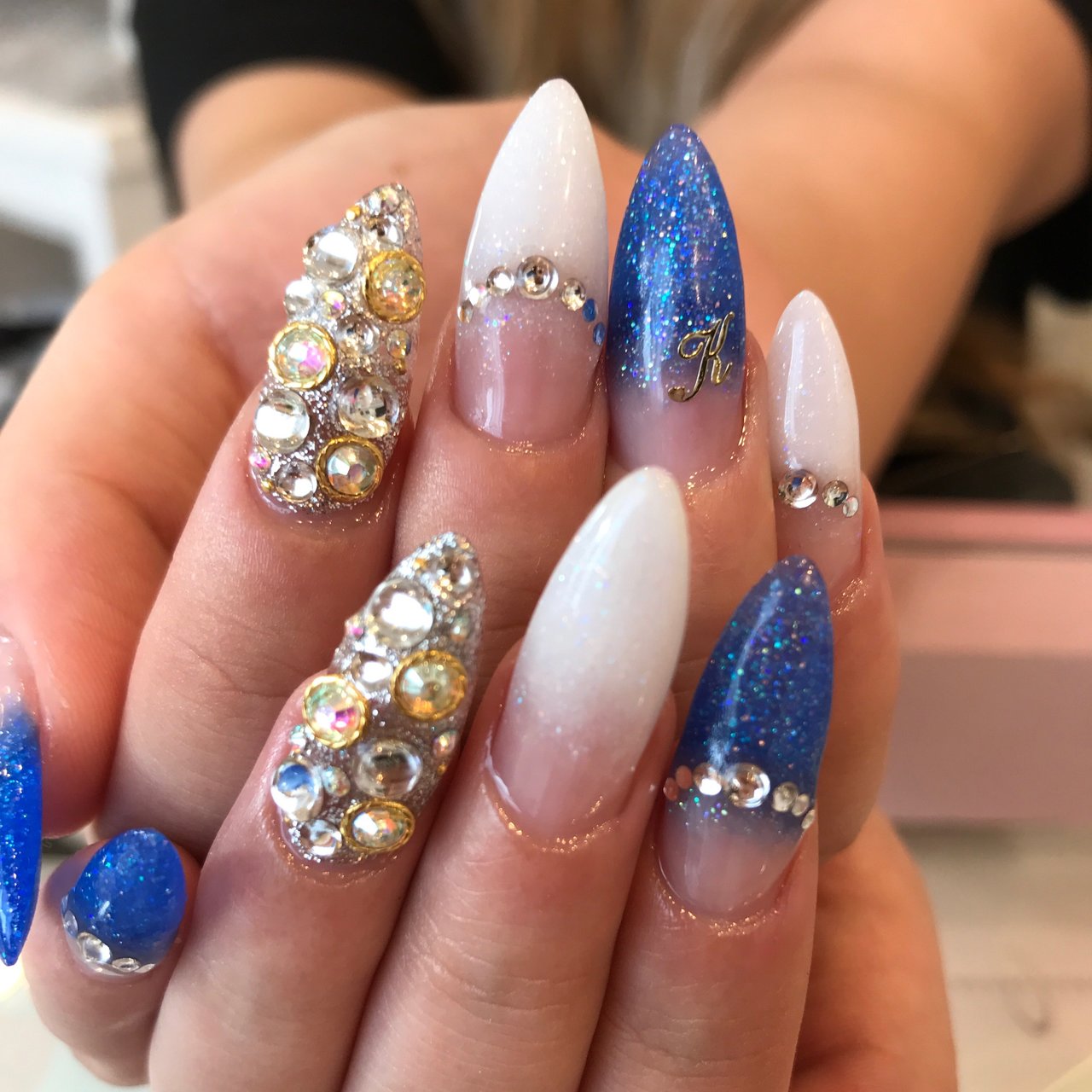 夏 グラデーション ホワイト ネイビー スカルプチュア 宮城県 石巻 ロージーネイル Rosy Nail Pupuu Rosyのネイル デザイン No ネイルブック